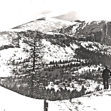 Steinplatte von der Druchkaser aus gesehen